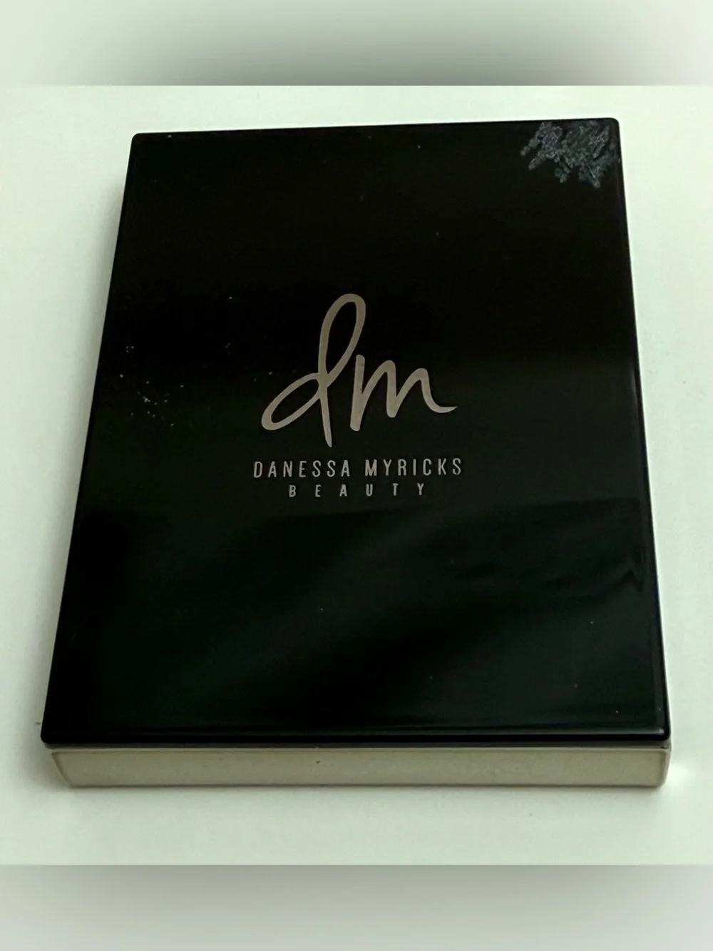 Danessa Myricks Beauty Balm Contour in Shade Light 1